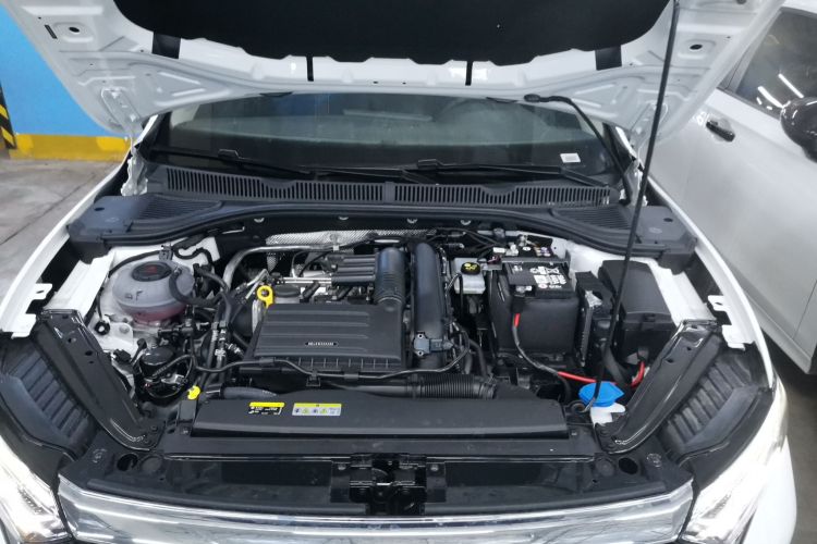 大众 速腾 2025款 200TSI DSG飞越版机舱底盘24