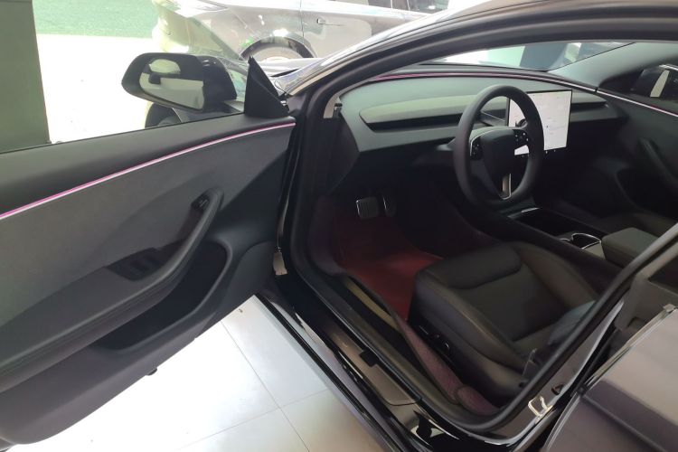 特斯拉 Model 3 2023款 后轮驱动版中控内饰20