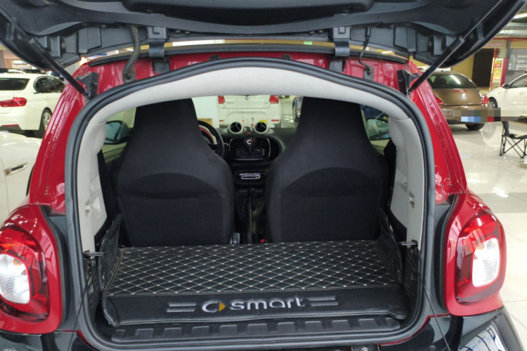 smart fortwo 2018款 1.0L 52千瓦硬顶灵动版 国V机舱底盘23