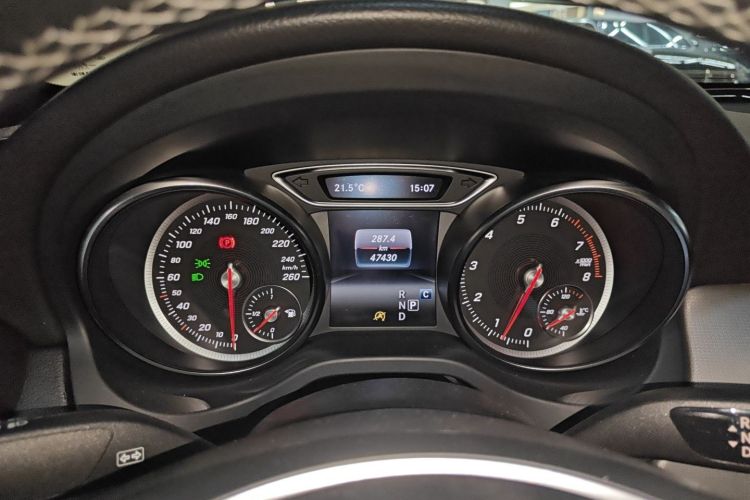 奔驰CLA 2017款 改款 CLA 200 动感型中控内饰14