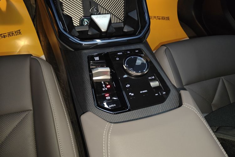 宝马X3 2025款 xDrive25L 豪华套装中控内饰18