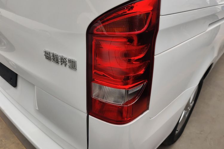 奔驰 威霆 2016款 2.0T 商务版车身外观6006