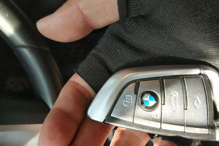 宝马5系 2019款 525Li M运动套装中控内饰7001