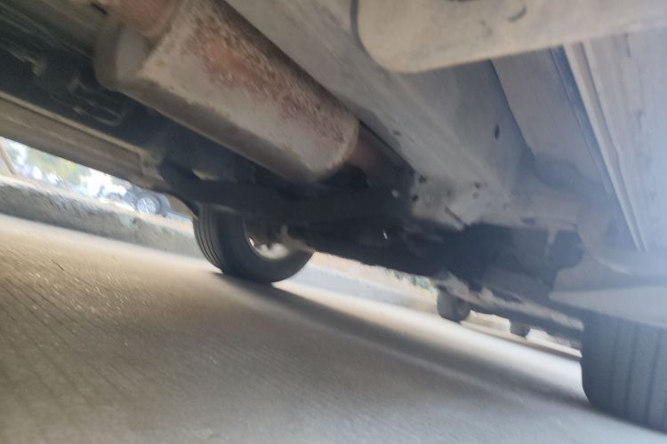 江铃 驭胜S350 2016款 2.0T 自动两驱汽油豪华天窗版7座局部细节9001