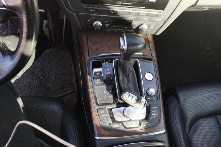 奥迪A6L 2014款 50 TFSI quattro 豪华型局部细节18