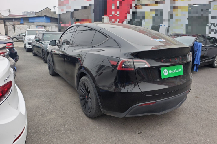 特斯拉 Model Y 2022款 改款 后轮驱动版车身外观4