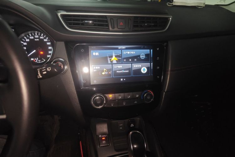 日产 逍客 2019款 2.0L CVT豪华版中控内饰16