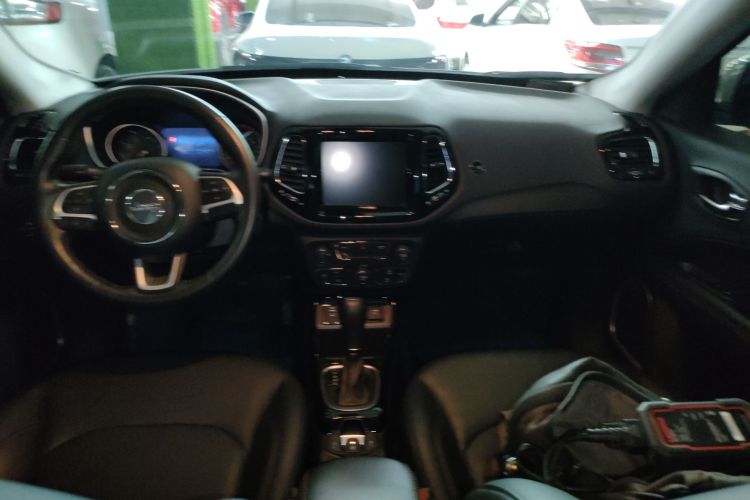 Jeep 指南者 2020款 220T 自动精英版中控内饰7002