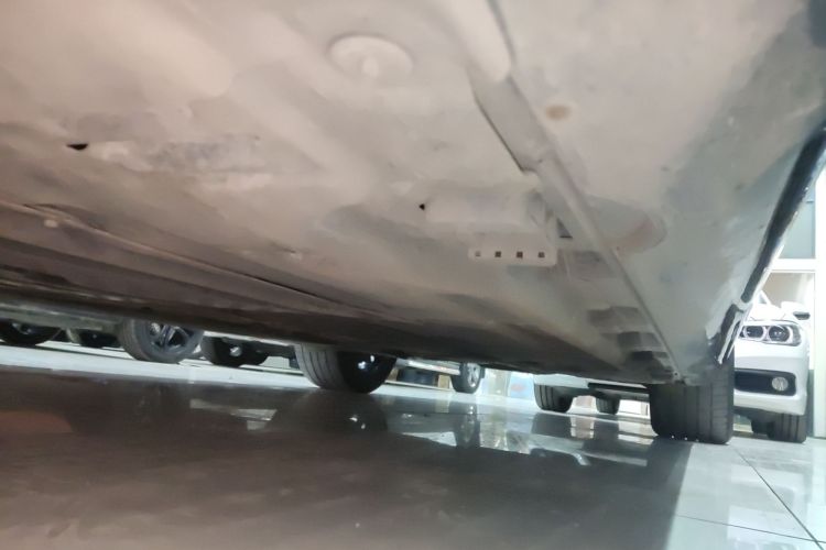 奔驰E级 2025款 E 300 L 时尚型局部细节9002