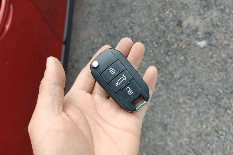 标致2008 2018款 1.6L 自动潮流版中控内饰11