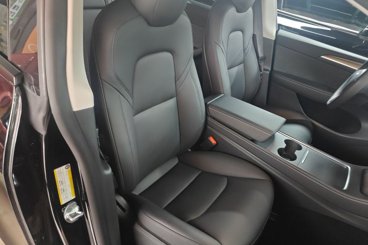 特斯拉 Model Y 2021款 标准续航后驱版局部细节41