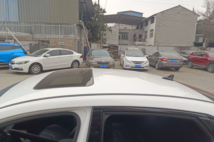 现代 伊兰特 2023款 240TGDi DCT N Line LUX尊贵版局部细节57