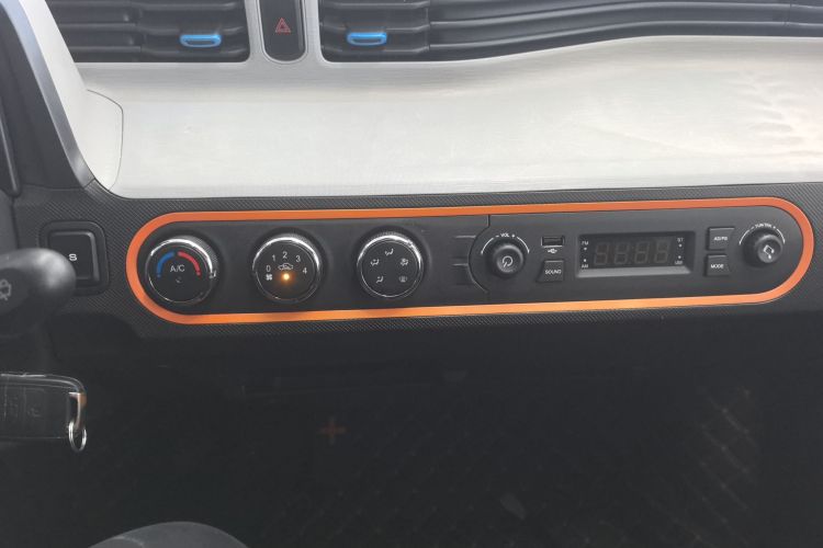 五菱汽车 宏光MINIEV 2020款 自在款 三元锂中控内饰16