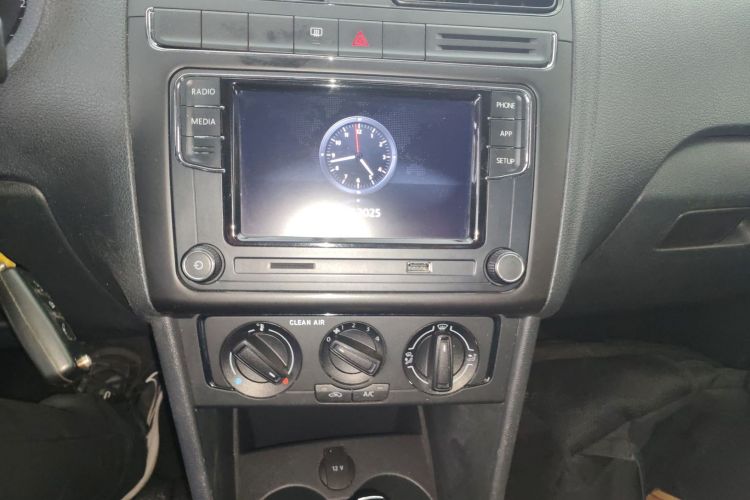 大众 Polo 2016款 1.4L 自动风尚型中控内饰16