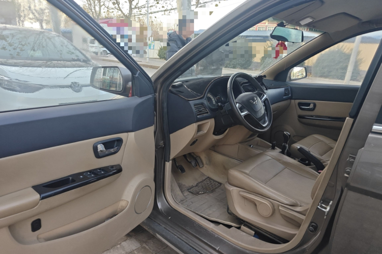 五菱汽车 五菱宏光 2014款 1.5L S舒适型中控内饰20