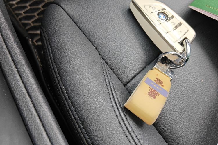 宝马1系 2020款 120i 时尚型中控内饰11