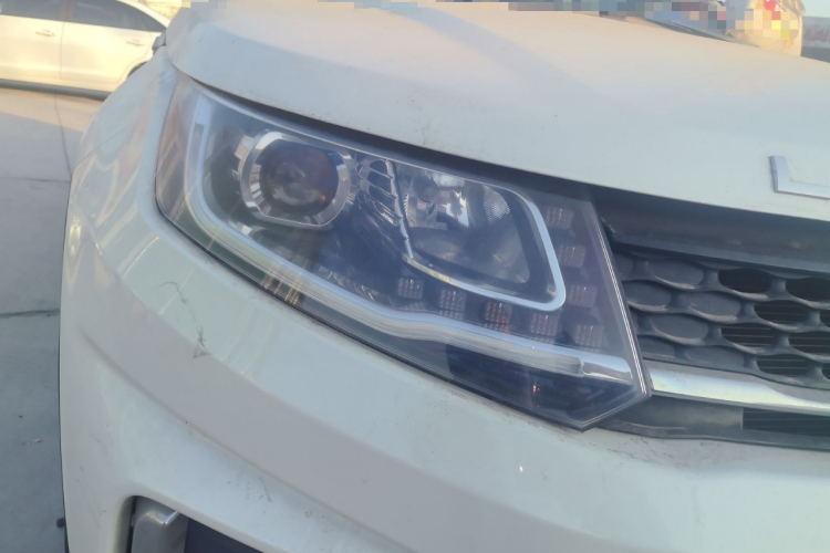 陆风X7 2018款 劲越 1.5T 全景尊享型车身外观8