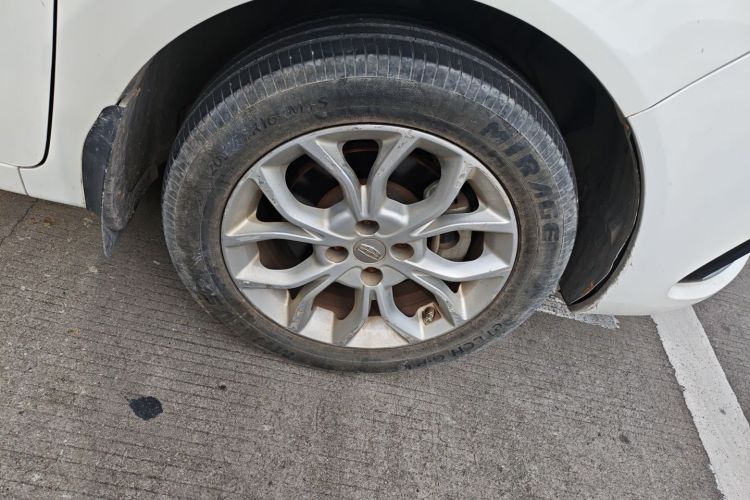 吉利汽车 远景 2018款 1.5L 自动幸福版车身外观10