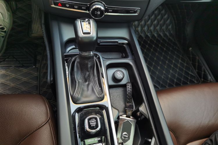 沃尔沃XC60 2019款 T5 四驱智远版 国VI中控内饰18