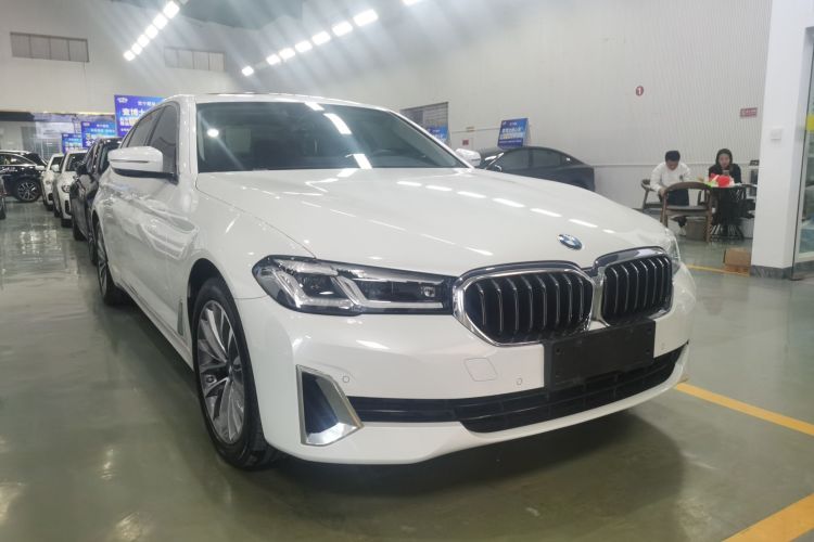 宝马5系 2021款 525Li 豪华套装车身外观3