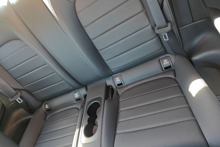 奔驰C级(进口) 2021款 C 260 轿跑车中控内饰21