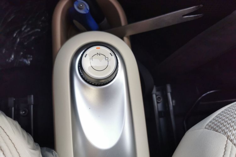 五菱汽车 宏光MINIEV 2025款 四门版 进阶款中控内饰18