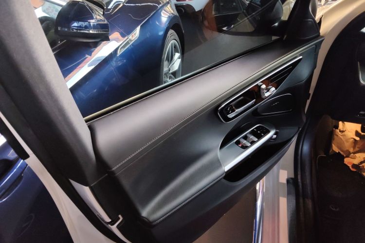 奔驰C级 2022款 C 200 L 运动版中控内饰47