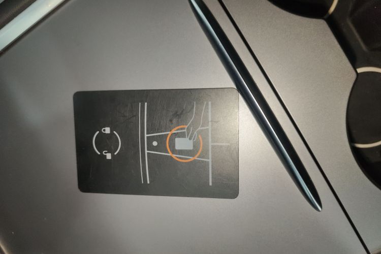 特斯拉 Model 3 2022款 后轮驱动版中控内饰11