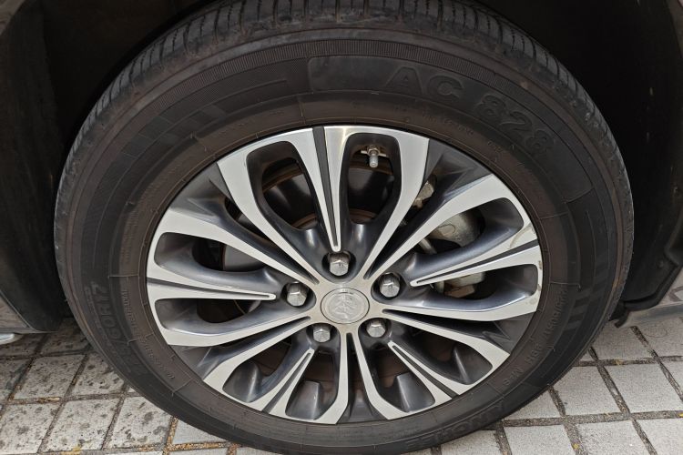 别克GL8 2022款 陆上公务舱 652T 豪华型车身外观6007