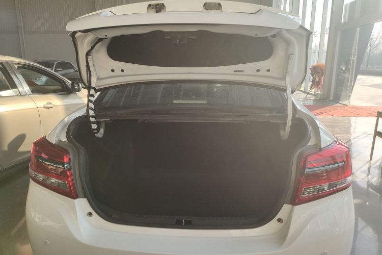 丰田 YARiS L 致享 2020款 1.5L CVT豪华版机舱底盘23