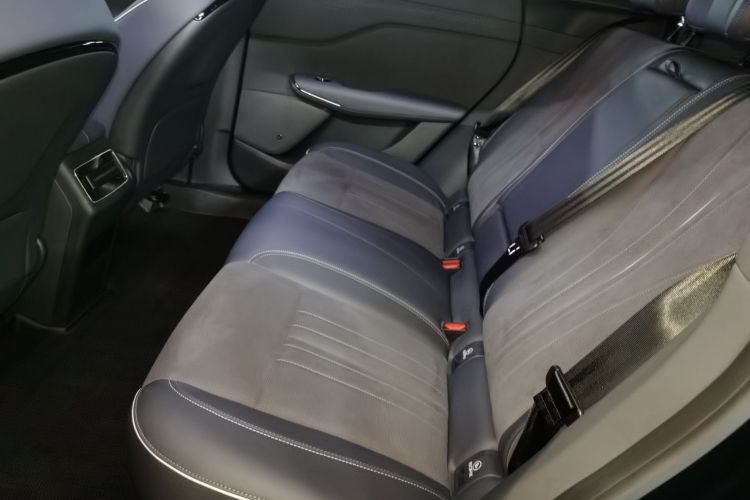 岚图汽车 岚图知音 2024款 四驱全球版中控内饰7004