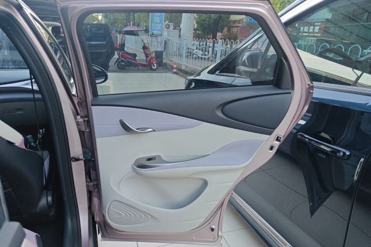 比亚迪 海豚 2021款 405km 时尚版中控内饰7006