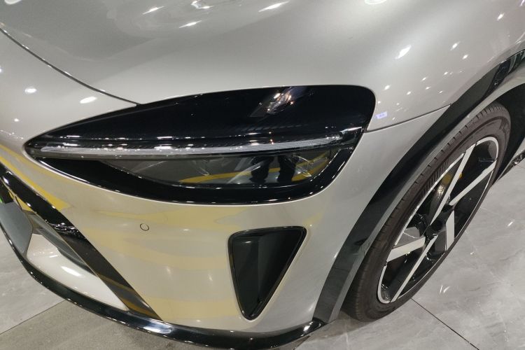 小米汽车 小米YU7 2025款 超长续航高性能四驱Max版局部细节36