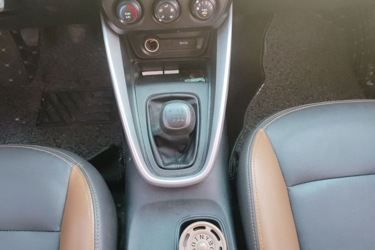 宝骏510 2017款 1.5L 手动舒适型中控内饰18