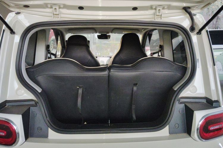 五菱汽车 宏光MINIEV 2024款 第三代 215km 进阶版机舱底盘23