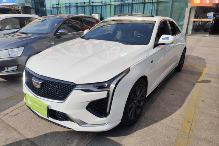 凯迪拉克CT4 2020款 28T 精英型车身外观1