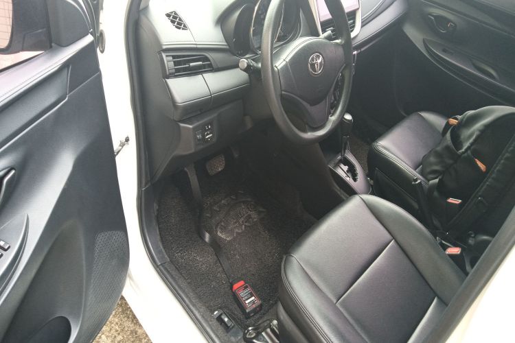 丰田 威驰 2019款 1.5L CVT创行版中控内饰7003