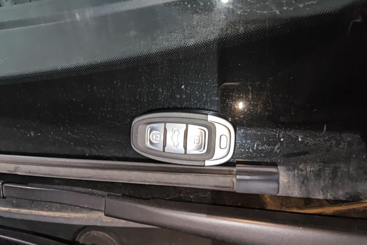 红旗E-QM5 2023款 改款 基础出行版中控内饰11