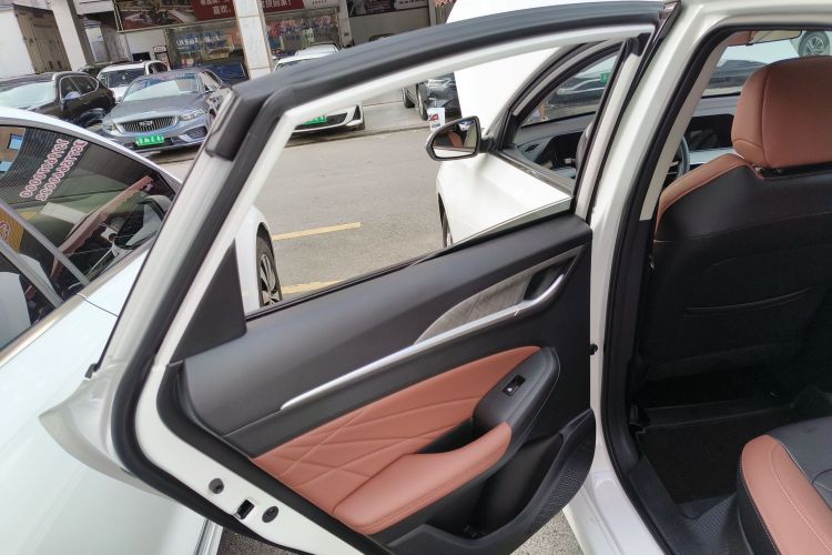 长安 逸动 2024款 PLUS 蓝鲸NE 1.4T GDI DCT高能版中控内饰49