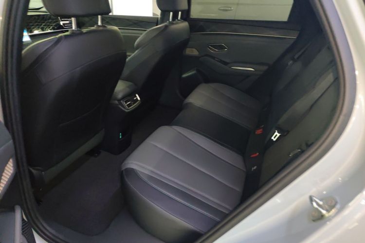 比亚迪 秦L 2024款 DM-i 80KM超越型中控内饰7004