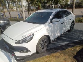 名爵 MG5 2023款 180DVVT CVT风尚版