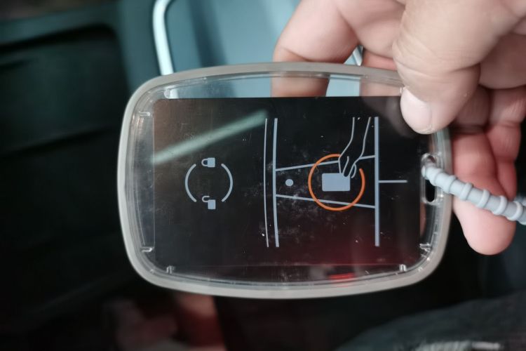 特斯拉 Model Y 2022款 改款 长续航全轮驱动版中控内饰11