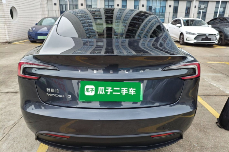特斯拉 Model 3 2023款 后轮驱动版车身外观6