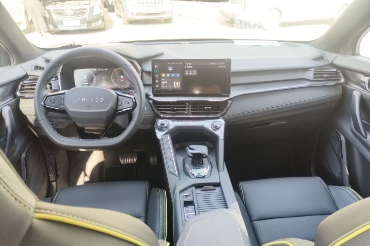 领克06 2023款 Remix 1.5T 劲Halo中控内饰12