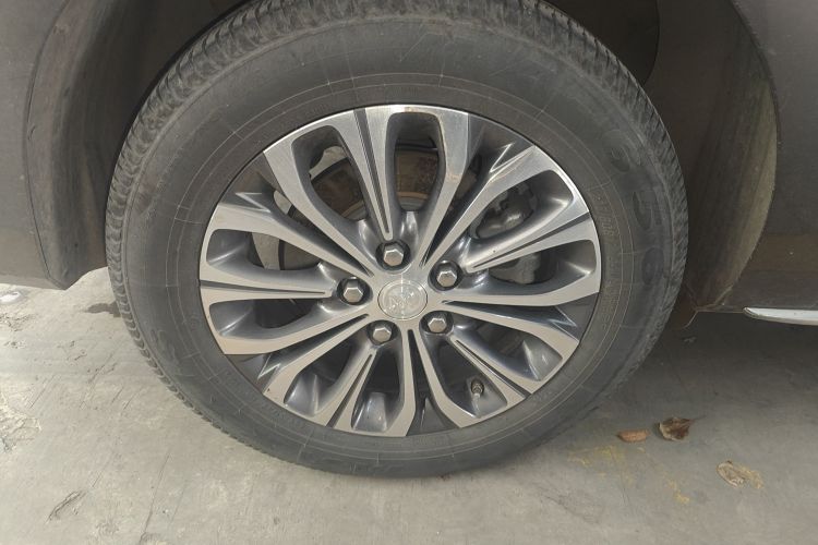 别克GL8 2023款 陆上公务舱 舒适型车身外观6008