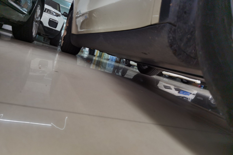 特斯拉 Model Y 2022款 改款 长续航全轮驱动版局部细节9001