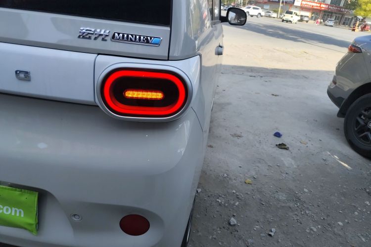 五菱汽车 宏光MINIEV 2024款 第三代 215km 青春版车身外观9