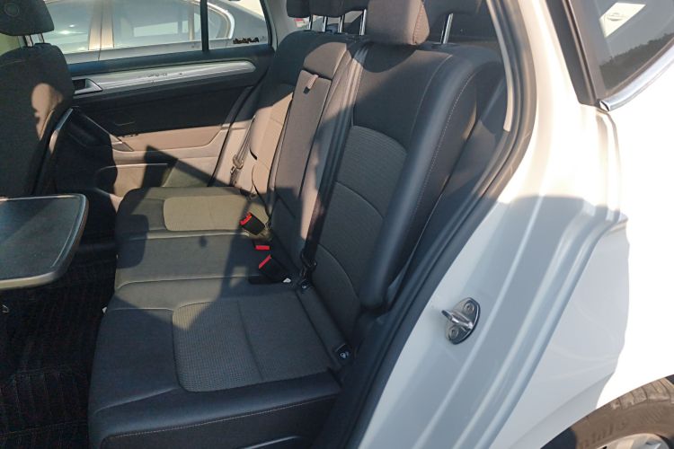 大众 高尔夫·嘉旅 2016款 230TSI 自动进取型中控内饰21