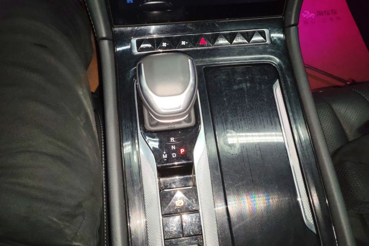 红旗H5 2023款 2.0T 自动智联旗畅版局部细节18