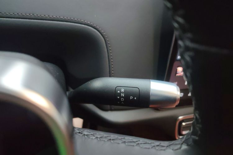 理想汽车 理想L9 2022款 Max中控内饰18